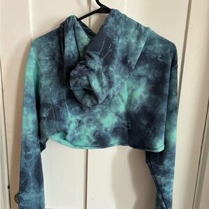 Blue cropped sweatshirt